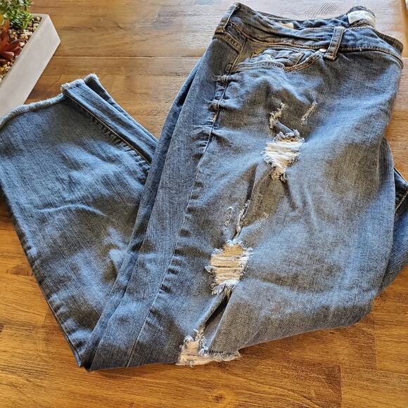 Torrid Distressed Boyfriend Jeans Raw Hem Size 14 - Picture 2 of 6